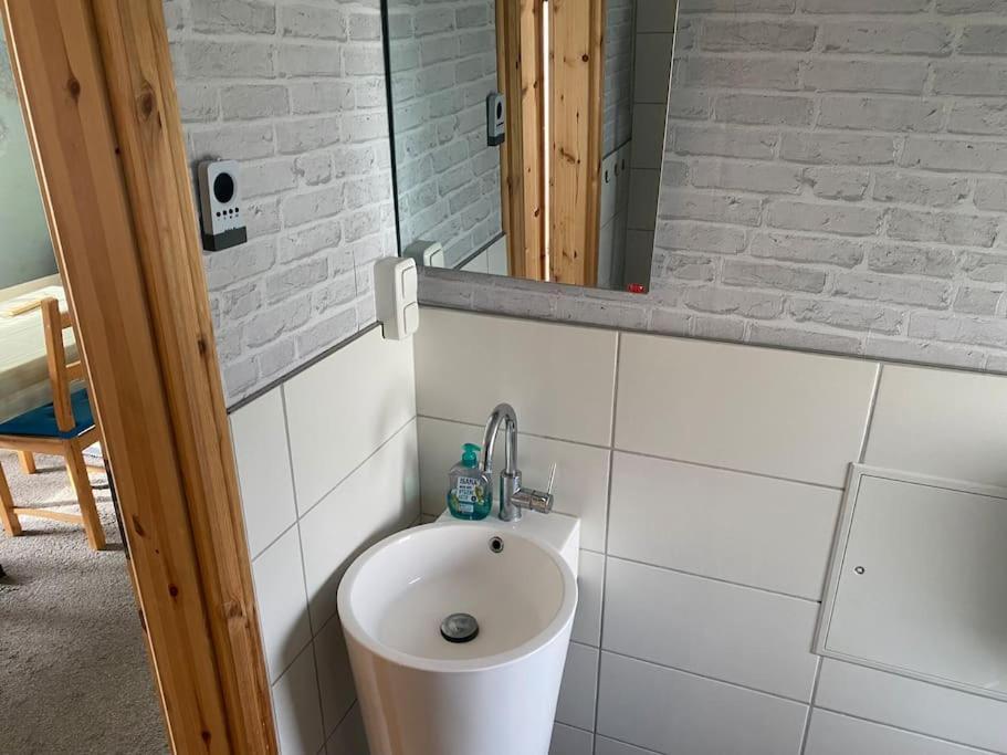 Bungalow Im Gruenen Werneuchen Екстериор снимка